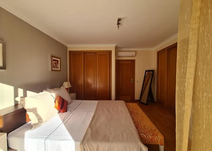 Vilamoura, Moura *