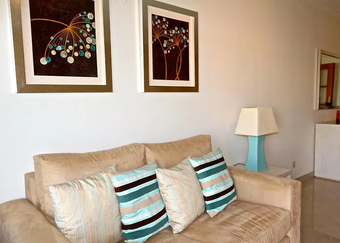 Vilamoura, Moura 公寓